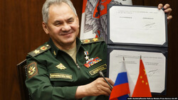 روسیه و چین سند گسترش همکاری‌های نظامی امضا کردند