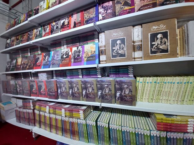دوو بەرهەمی وێژەی تازەلاوان بە زمانی کوردی لە ئیلام ڕوونوێنی کرا