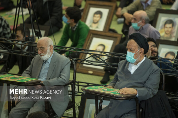  سید محمود دعایی مدیر مسئول روزنامه اطلاعات در نماز جمعه تهران ۵ آذر ۱۴۰۰ حضور دارد