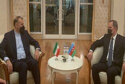 Iranian, Azeri FMs confer on bilateral ties, regional issues