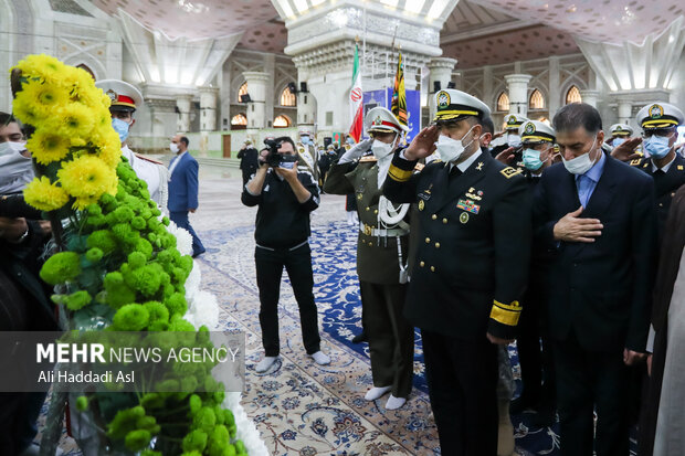 Army naval forces renew allegiance to Imam Khomeini