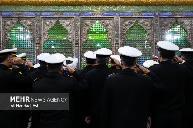 Army naval forces renew allegiance to Imam Khomeini