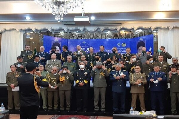 Foreign military attaches meet with Iran's Army Navy Cmdr. 