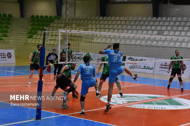 بازی پیکان تهران و راه یاب ملل مریوان در لیگ برتر والیبال