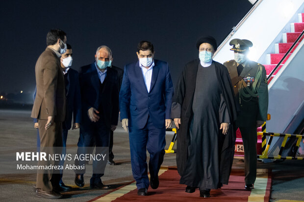 محمد مخبر معاون اول رئیس جمهور درمراسم بازگشت رئیس جمهور از سفر ترکمنستان حضور دارد
