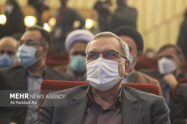 دکتر بهرام عین الهی وزیر بهداشت در  مراسم بزرگداشت دانشگاهی شهید فخری زاده حضور دارد