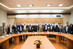 شخصيات وجمعيات فلسطينية تلتقي السفير الفلسطيني في طهران