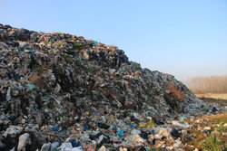 مشکلات زیست محیطی سایت زباله ایوان/کارخانه بازیافت احداث شود