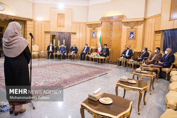 مراسم استقبال از رئیس جمهور در بازگشت از ترکمنستان بعد از ظهر امروز در پاوییون جمهوری برگزار شد
