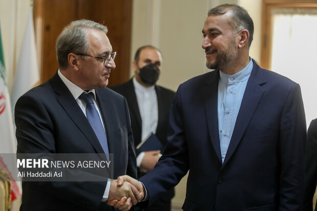 دیدار میخائیل بوگدانف معاون وزیر امور خارجه روسیه با حسین امیرعبدالهیان وزیر امور خارجه ایران دیدار می کند