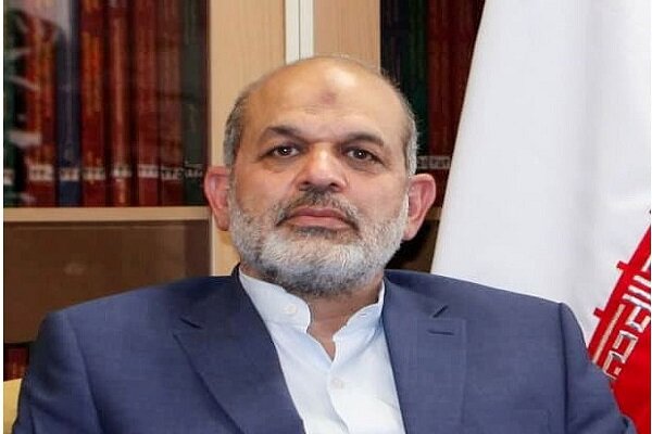 وزیر کشور وارد فرودگاه کرمان شد/ ابقاء «علی زینی وند»