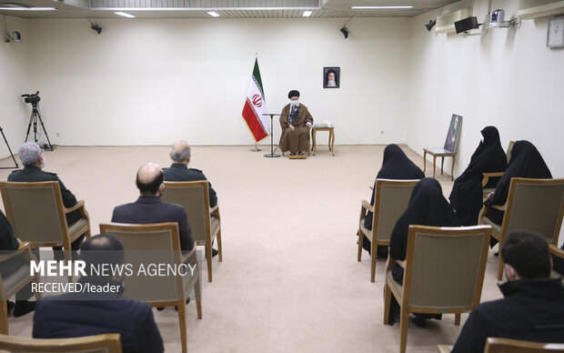 Leader meeting with Martyr Soleimani's family