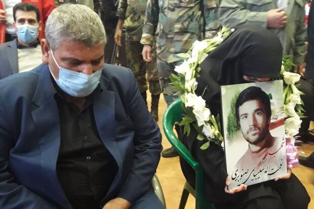 مراسم استقبال از خانواده شهید «شکیبایی» در الشتر برگزار شد