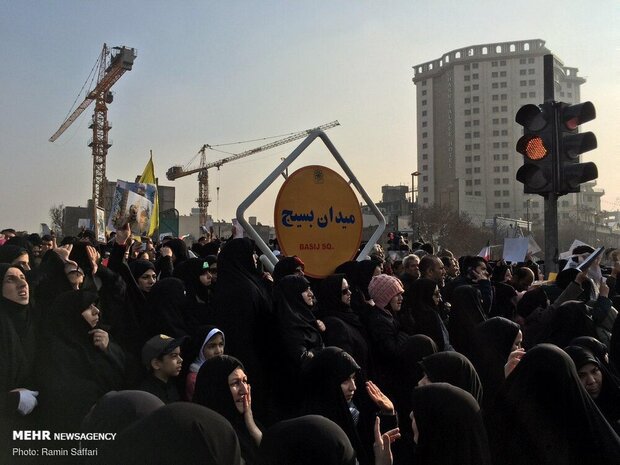 تشییع پیکر شهید سپهبد قاسم سلیمانی در مشهد مقدس