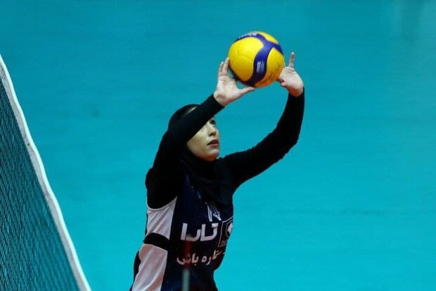 Iranian female volleyball player joins a Portuguese team