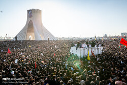 هرچقدر حاج قاسم بر گردنتان حق دارد گل بیاورید!