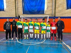 فارس بر سکوی سوم مسابقات فوتبال ۵ نفره کشور ایستاد