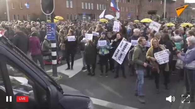 تظاهرات اعتراض‌آمیز مردم هلند به محدودیت‌های کرونایی