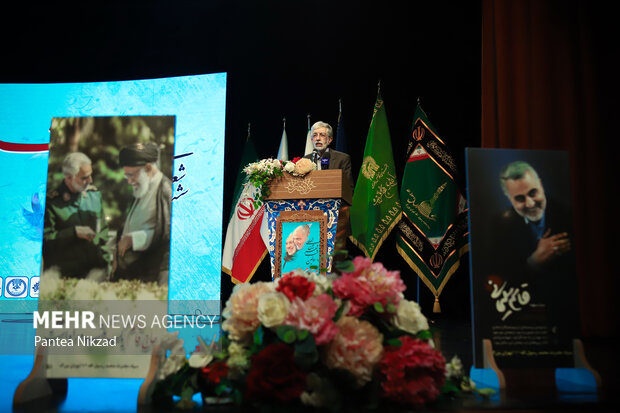 International Poetry Night of “Resistance” held in Tehran
