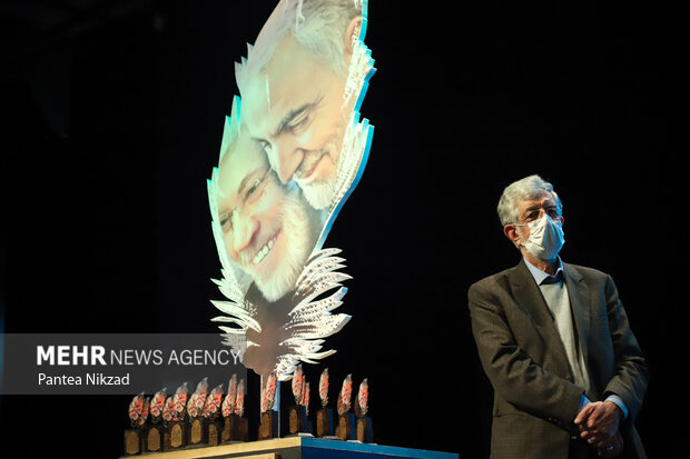 غلامعلی حداد عادل رئیس فرهنگستان زبان و ادب فارسی در مراسم شب شعر بین المللی مقاومت حضور دارد