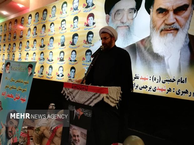 خون سردار سلیمانی رفراندومی بر حقانیت نظام اسلامی بود