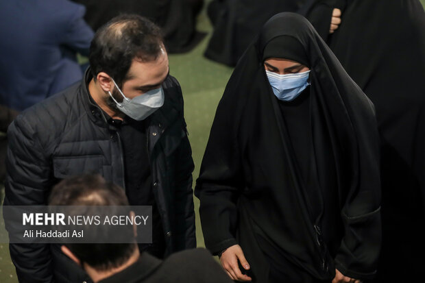 فرزندان شهید حاج قاسم سلیمانی در مراسم دومین سالگرد شهادت سردار سلیمانی حضور دارند