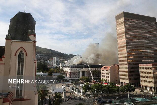 آتش سوزی در پارلمان آفریقای جنوبی