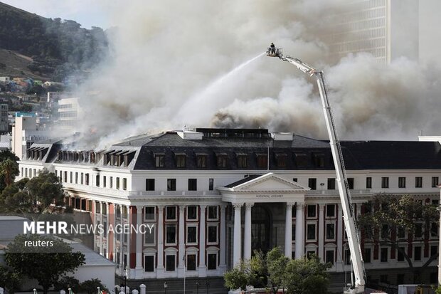 آتش سوزی در پارلمان آفریقای جنوبی