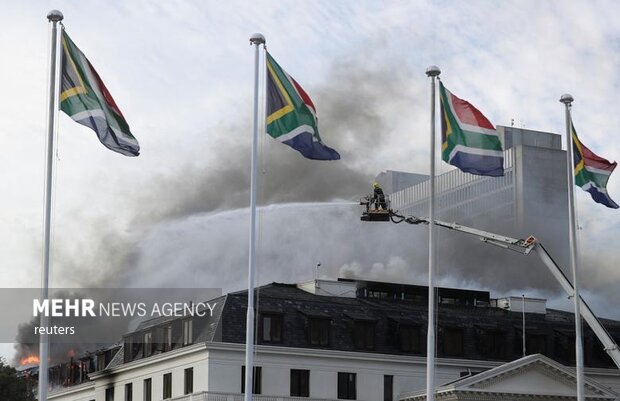 آتش سوزی در پارلمان آفریقای جنوبی
