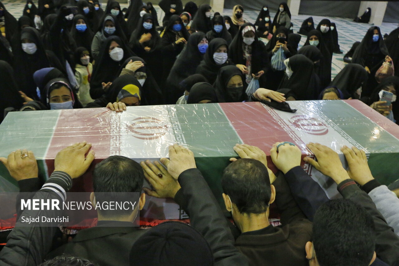 تشییع  ۱۵۰ شهید گمنام دفاع مقدس در تهران آغاز شد