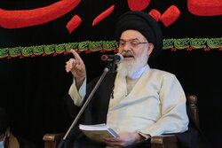 شهدا برای حفظ دین و وطن عزیزترین هستی خود را گذاشتند