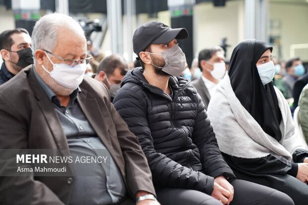 گردهمایی عشایر رابر و اهالی روستای قنات ملک با حضور خانواده شهید سلیمانی