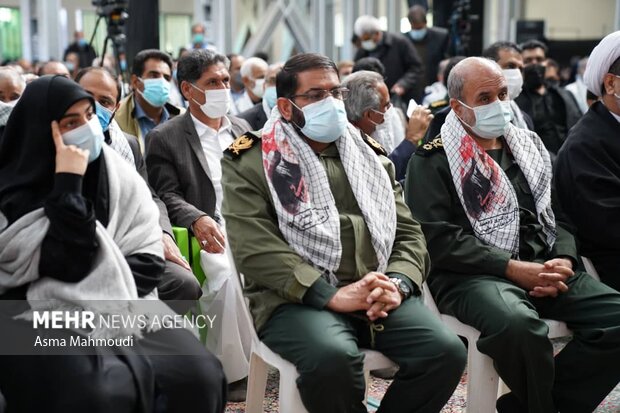 گردهمایی عشایر رابر و اهالی روستای قنات ملک با حضور خانواده شهید سلیمانی