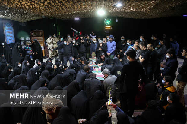مراسم وداع باپیکر شهید مجید مسگر تهرانی بعدازظهر امروز با حضور خانواده شهدا و مردم در معراج شهدا برگزار شد