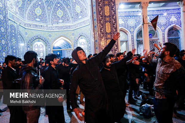 People in Qom mark Hazrat Zahra mourning ceremony 