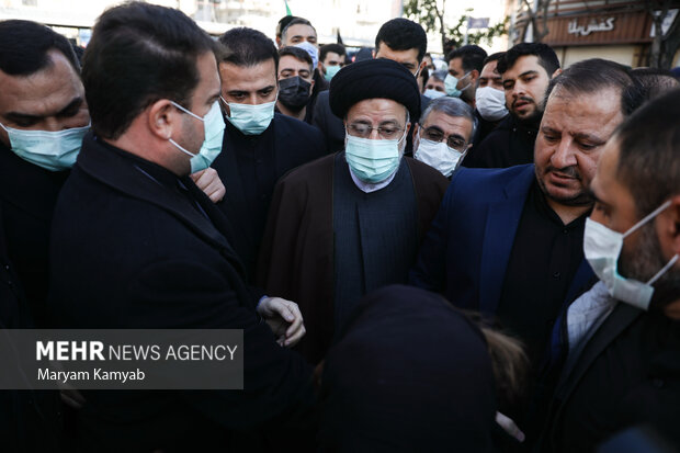 حجت الاسلام سید ابراهیم رئیسی رئیس جمهور در مراسم تششیع پیکر ۱۵۰ شهید گمنام دفاع مقدس در تهران حضور دارد