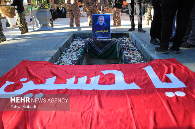 تشییع و تدفین شهید گمنام در شهرداری کرمانشاه