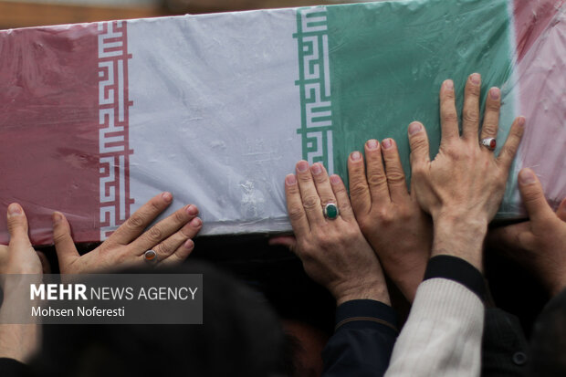 پیکر مطهر ۴ شهید گمنام در استان بوشهر تشییع و خاکسپاری شد