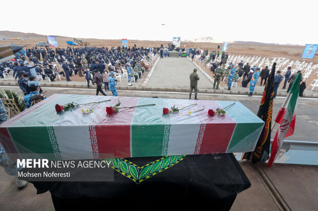 تدفین شهید گمنام در پایگاه شکاری شهید حسینی نیروی هوایی بیرجند