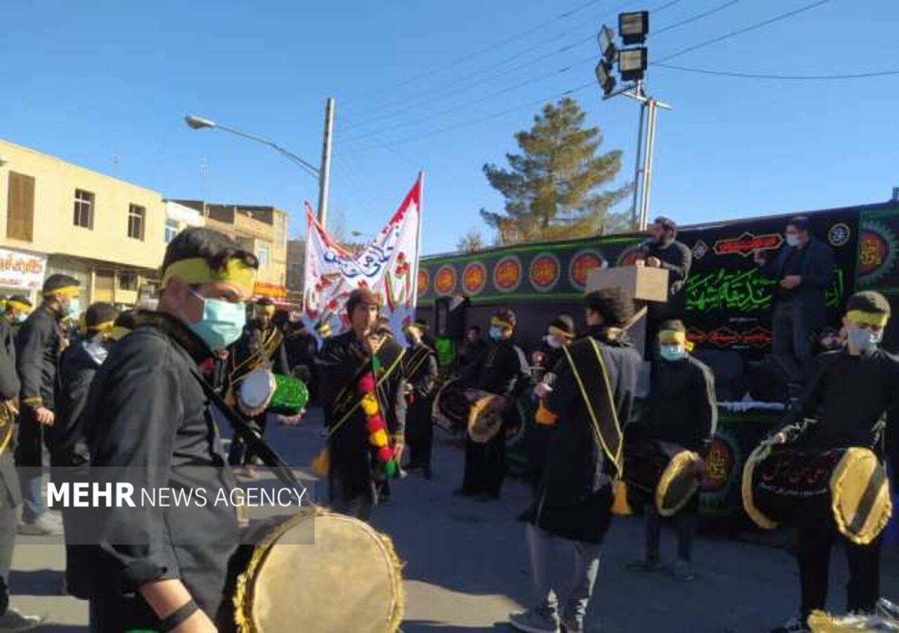 اردستان غرق در ماتم و عزای فاطمی