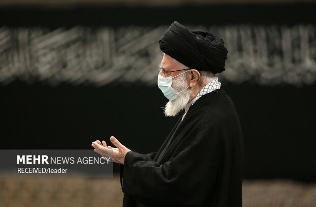 Leader attends mourning ceremony of Hazrat Fatemeh (PBUH)
