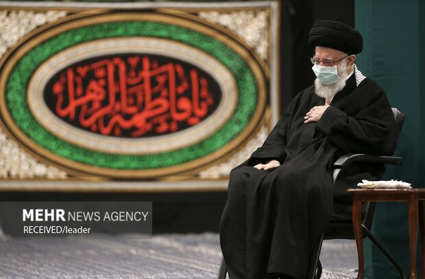 Leader attends mourning ceremony of Hazrat Fatemeh (PBUH)
