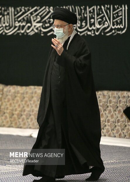 Leader attends mourning ceremony of Hazrat Fatemeh (PBUH)
