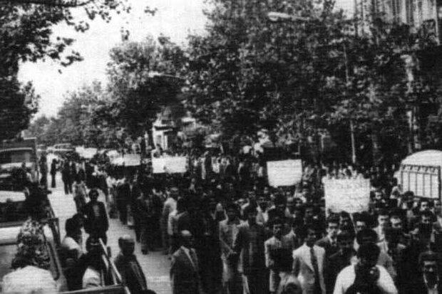 خروش لشکر فاطمی در ۱۸ دی/ گمنامی حماسه مردم ساری در تاریخ انقلاب