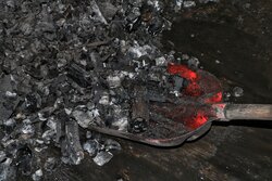 کشف ۲۸۰ کیلو زغال جنگلی قاچاق در کازرون