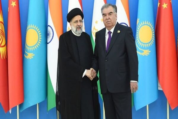 Rahmon felicitates 30th anniv. of Tajikistan-Iran relations