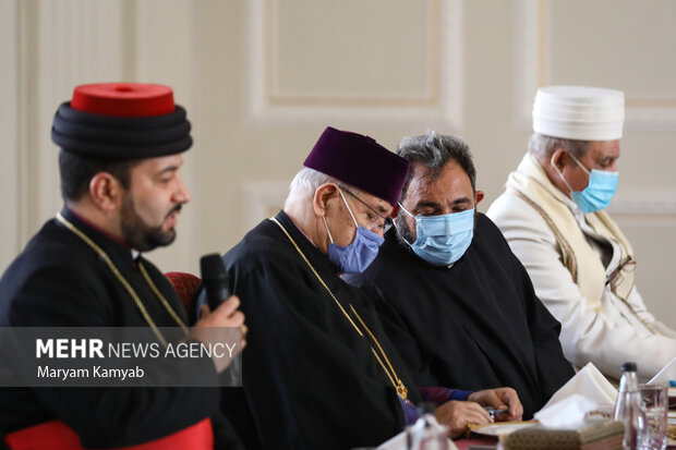 نمایندگان اقلیت های مذهبی در دیدار با حسین امیر عبداللهیان وزیر امور خارجه حضور دارند