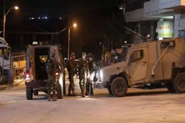 اسرائيلی فوجیوں اور فلسطینیوں کے درمیان جھڑپ میں کئی درجن فلسطینی زخمی