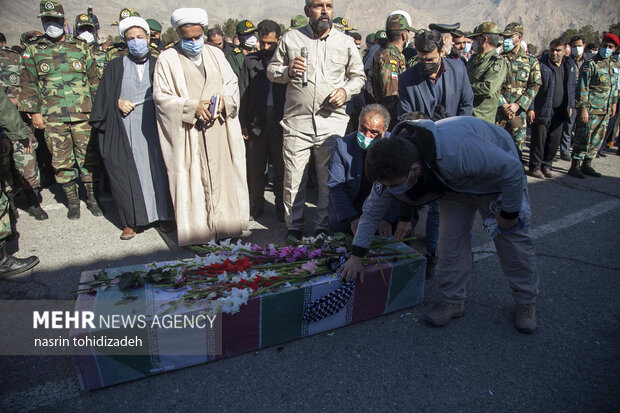 تشییع و تدفین سومین شهید گمنام در محوطه تیپ ۲۸۱ ارتش
