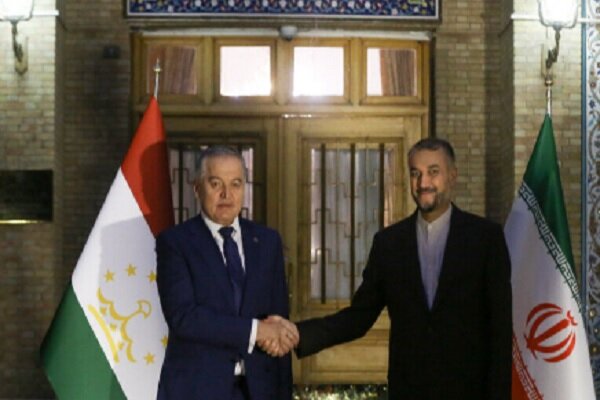 Raeisi congratulates Rahmon on anniv. of diplomatic ties